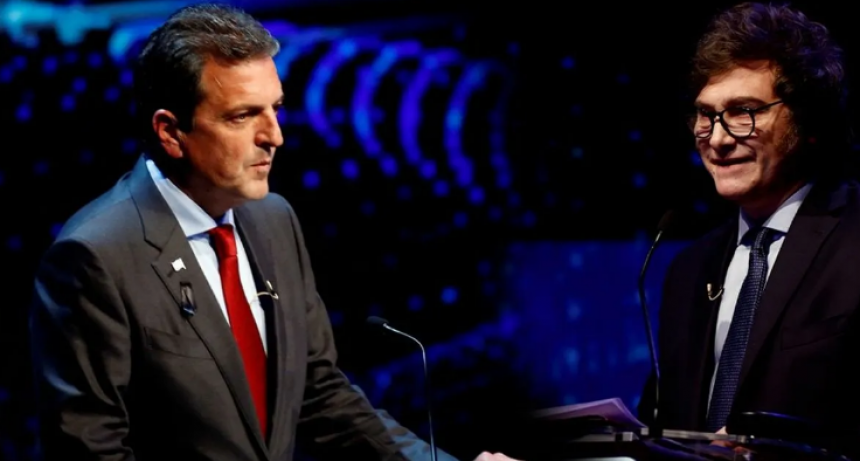 Massa y Milei cruzaron golpes en un picante debate presidencial