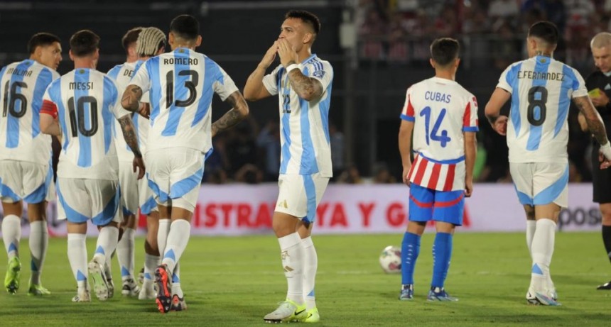 Argentina dio otro paso en falso de visitante y cay&oacute; ante Paraguay en Asunci&oacute;n