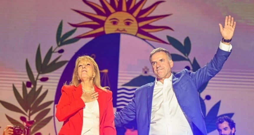 Uruguay gira a la izquierda: Orsi ganó el balotaje y será el nuevo presidente