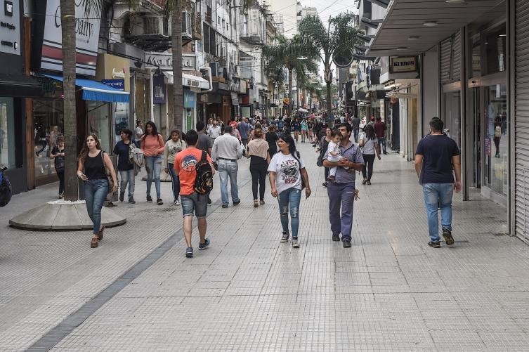 Fin de semana extra largo: cómo abrirá el comercio en Santa Fe