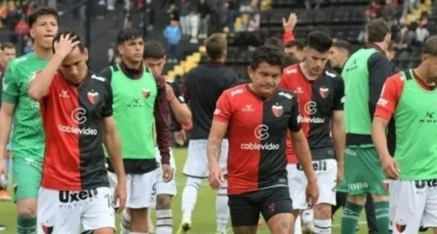 El plantel de Col&oacute;n mantiene la huelga por deudas salariales y complica la pretemporada