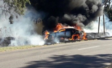 Se incendi&oacute; el auto en el que viajaba Daniel Passarella en Santa Fe