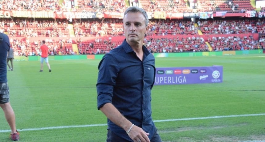 Pablo Lavallén se despidió de sus jugadores en Colón de Santa Fe