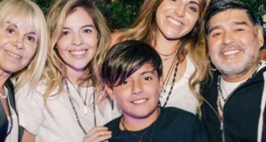 Diego Maradona y Claudia Villafa&ntilde;e se reencontraron tras meses de peleas p&uacute;blicas