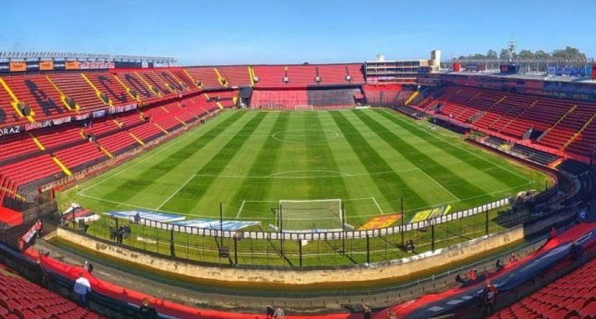 Col&oacute;n puso a la venta la renovaci&oacute;n de palcos y plateas