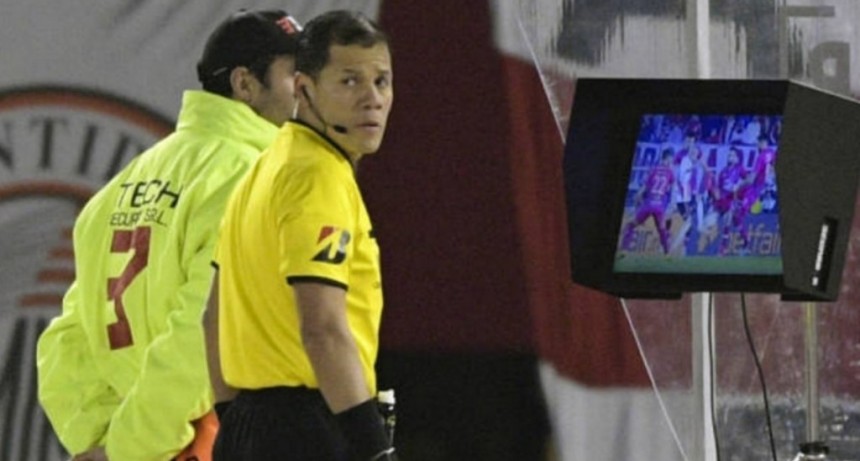 El VAR llegará a la Superliga en 2021