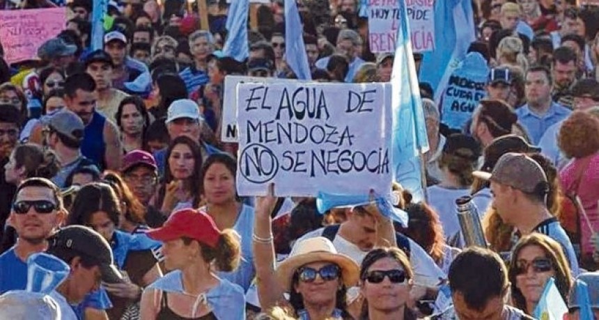 Mendoza: Suspenden la reforma de la ley de miner&iacute;a que afectaba el agua