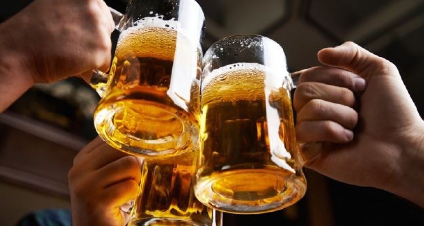 La ANMAT prohibi&oacute; una cerveza y galletitas