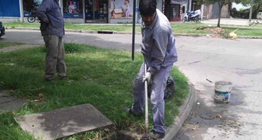 Intensifican la limpieza de canales a cielo abierto y conductos entubados