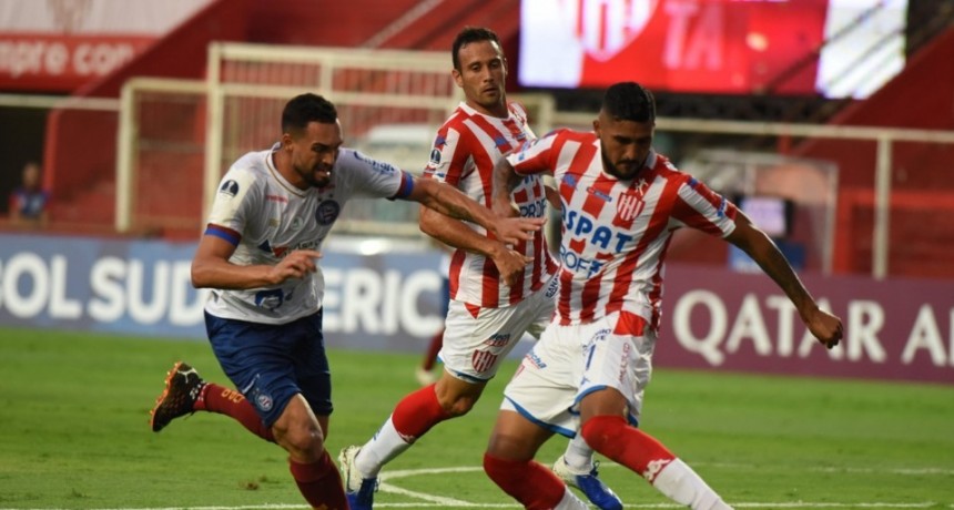 Uni&oacute;n empat&oacute; con Bah&iacute;a y qued&oacute; eliminado de la Copa Sudamericana