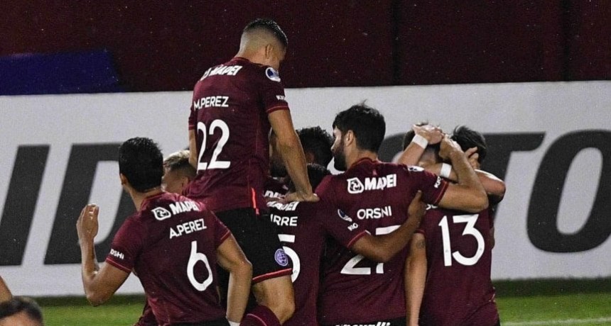 Lan&uacute;s gole&oacute; a Bolivar y se meti&oacute; en los cuartos de la Copa Sudamericana