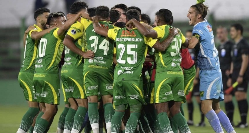 Defensa gan&oacute; y se clasific&oacute; a semifinales de la Copa Sudamericana