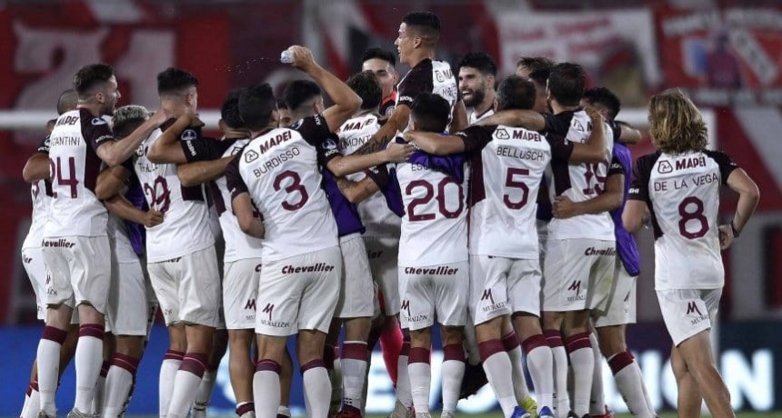 Lan&uacute;s le gan&oacute; a Independiente y es semifinalista de la Copa Sudamericana