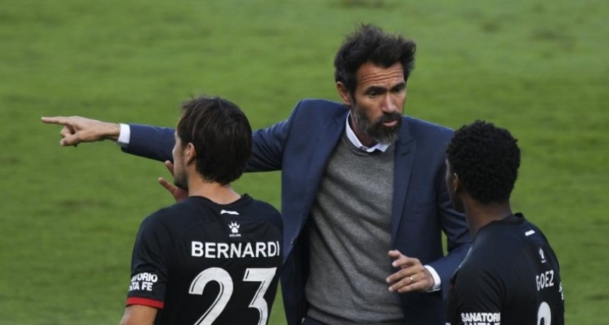 Eduardo Dom&iacute;nguez se fue de Col&oacute;n: &iquest;asoman Independiente y Boca?