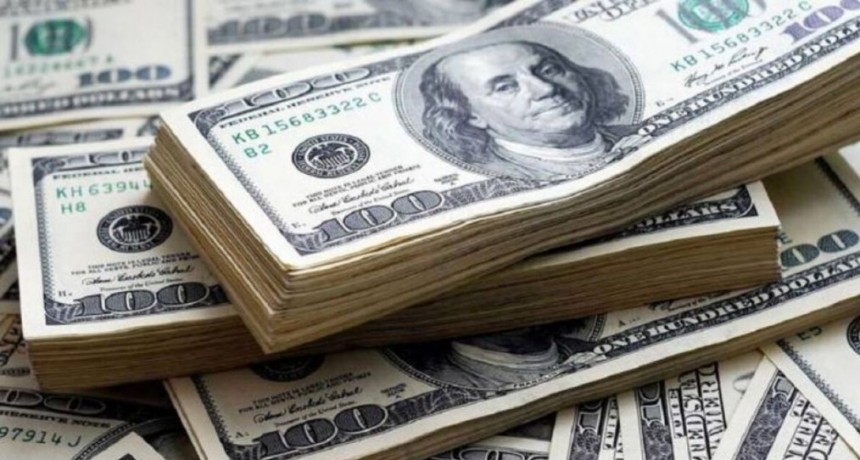 El d&oacute;lar blue subi&oacute; $4 y cerr&oacute; en $205 antes de Navidad
