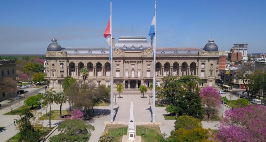 El Gobierno se re&uacute;ne con estatales y docentes en paritarias