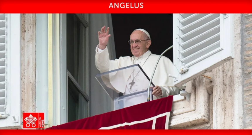 El Papa Francisco inst&oacute; a no confundir la Navidad "con el consumismo"