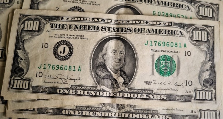Qu&eacute; va a pasar con los viejos billetes de 100 d&oacute;lares